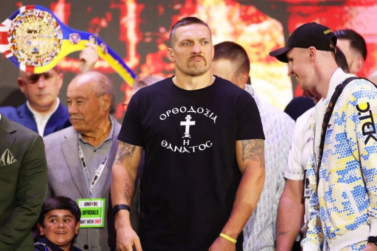 Новини спорту - Дюбуа штовхнув Усика під час зйомок рекламних матеріалів бою