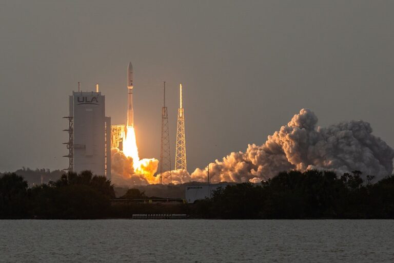Новини бізнесу - Конкурент Starlink: Amazon вивела на орбіту інтернет-супутники Kuiper