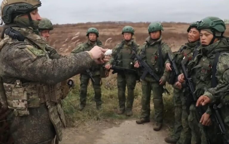 Новини світу - Пропагандисти РФ показали підготовку солдатів КНДР