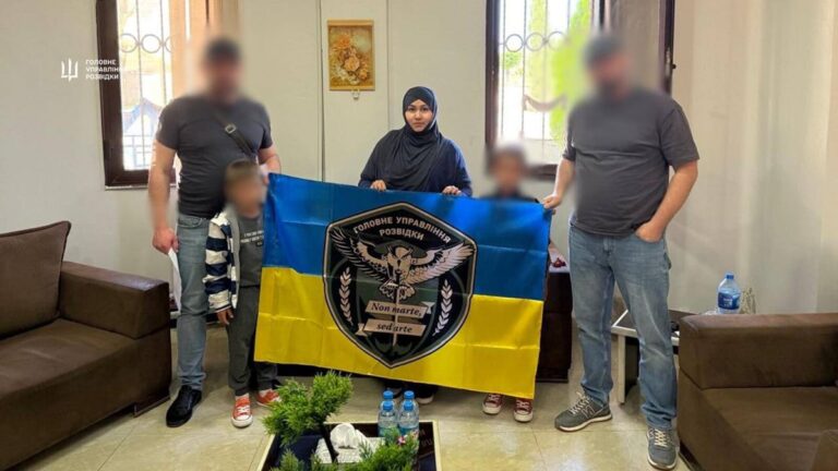 Новини України - З табору у Сирії евакуювали українку з дітьми - ГУР