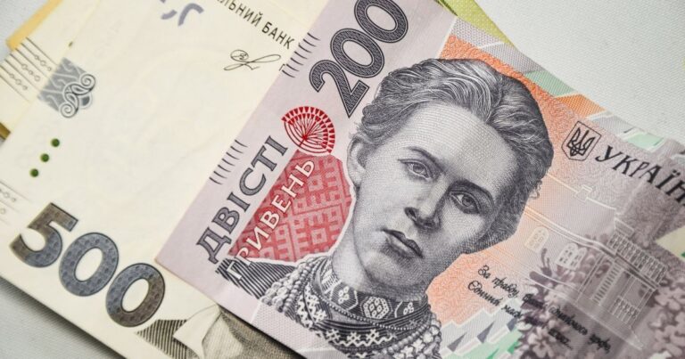 Новини України - Кадровий голод трохи ослаб, а українцям почали "знижувати зарплати"