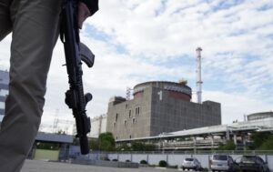Новини політики - Росія планує під'єднати ЗАЕС, попри ризики - ЗМІ