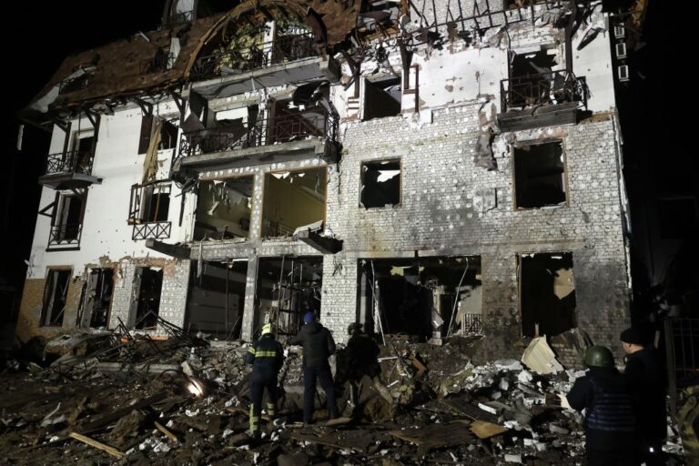 Новини світу - Росія цілеспрямовано б’є по готелях з іноземними журналістами - RSF
