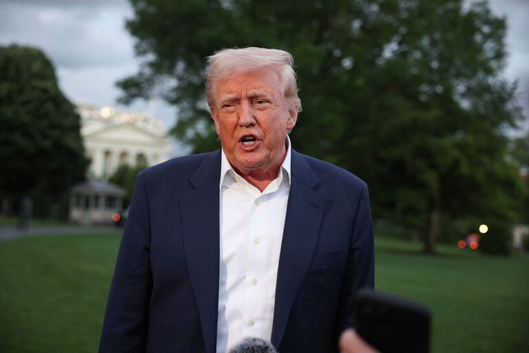 Новини світу - Трамп вимагає, щоб Україна погодилася на переговори з РФ у Туреччині