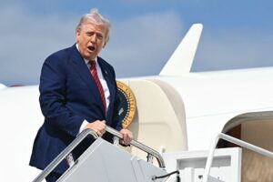 Новини світу - Трамп запланував на свій день народження "грандіозний парад"
