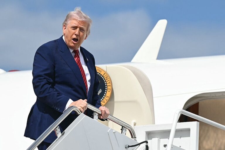 Новини світу - Трамп запланував на свій день народження "грандіозний парад"