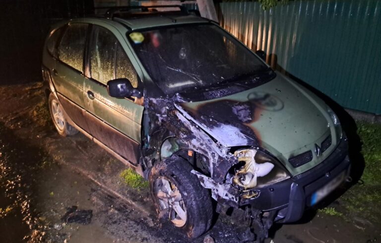 Новини України - ​У Бердичеві підпалили два військових автомобілі