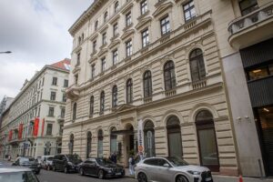 Новини бізнесу - Угорщина через рекордний дефіцит заморозила частину бюджетних витрат