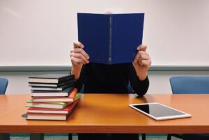Новини України - З університету в Луцьку відрахували понад 1000 студентів-чоловіків
