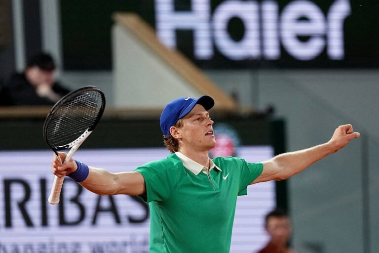 Новини спорту - Джокович поступається в півфіналі Ролан Гаррос першій ракетці світу