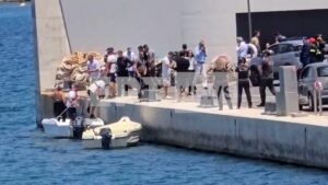 Новини світу - Гелікоптер із туристами зі США впав у море біля берегів Греції