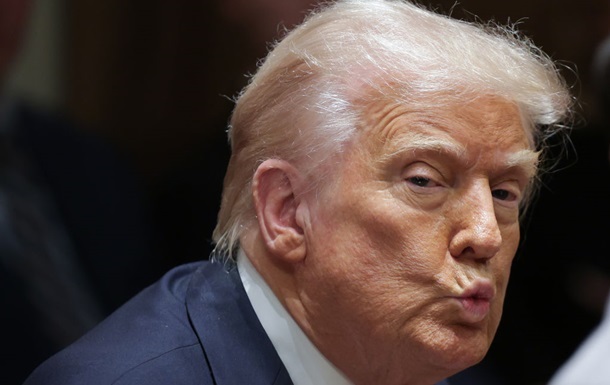 Новини світу - Між Трампом і Медведєвим відбулася заочна перепалка