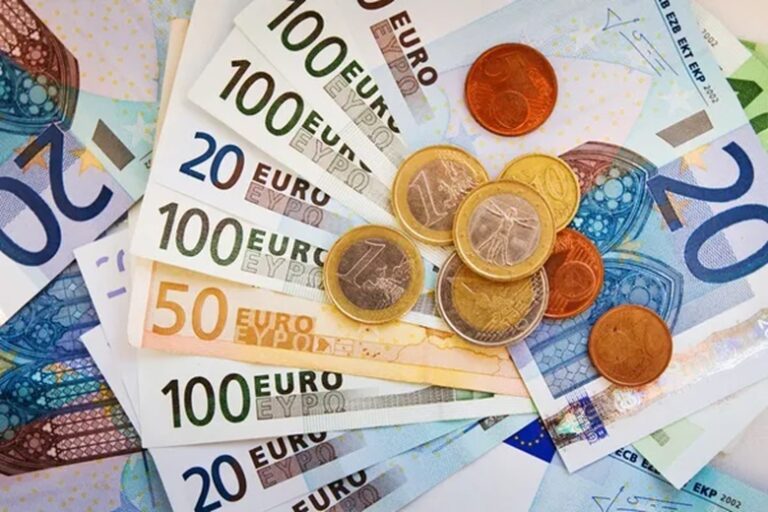 Новини світу - Наступного року Болгарія перейде на євро. Коли черга України