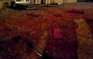 Новини України - Росіяни вдарили дроном по багатоповерхівці в Сумах