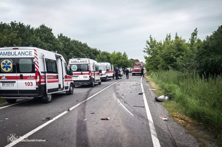 Новини України - Смертельна ДТП на Хмельниччині: дві особи загинули