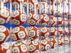 Новини світу - У Канаді пенсіонер менш ніж за рік тричі виграв у лотереї