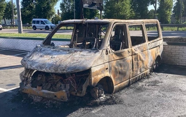 Новини України - У поліції назвали кількість підпалів авто військових