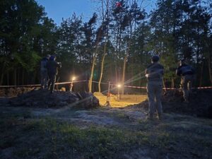 Новини України - У Польщі відреагували на фейк щодо ексгумації в Україні