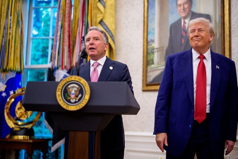 Новини світу - У Трампа переконують, що знищили "ядерку" Ірану