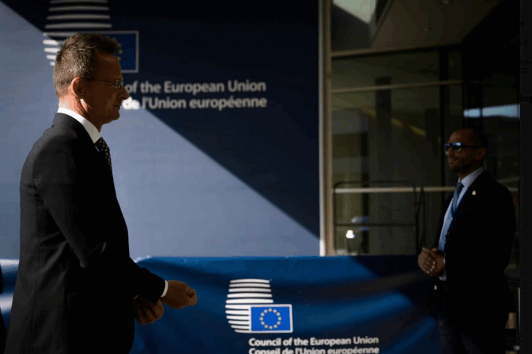 Новини світу - Угорщина ветувала план Єврокомісії щодо відмови від енергоносіїв РФ