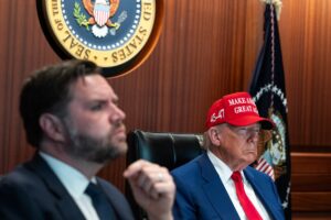 Новини світу - Венс оцінив "перемир’я" Трампа і ядерний потенціал Ірану
