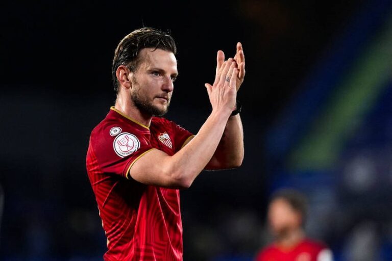 Новини спорту - Іван Ракітич оголосив, що йде з великого футболу