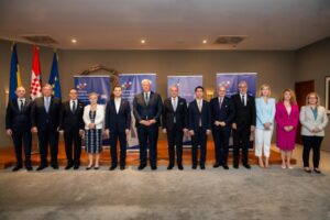 Новини світу - На міністерській зустрічі у Хорватії підтримали членство України в НАТО