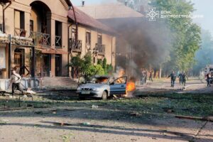 Новини України - Повторна атака на Кривий Ріг: ДСНС показала фото наслідків
