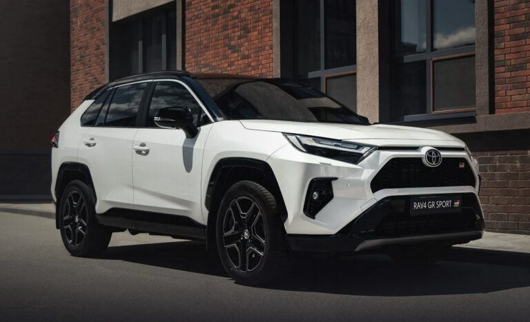 Авто новини - Toyota RAV4 став найпопулярнішим автомобілем у світі