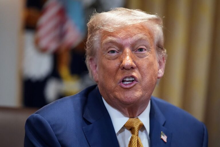 Новини світу - Трамп пригрозив Путіну "невеличким сюрпризом"