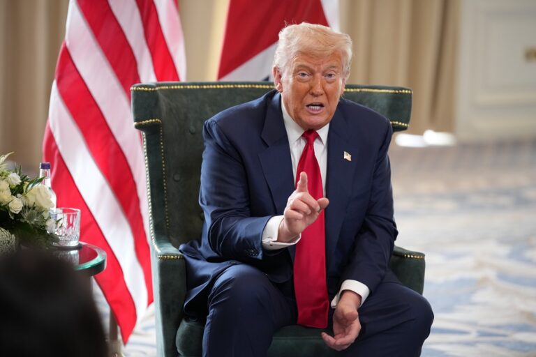 Новини світу - Трамп пригрозив "стерти з лиця землі" ядерні об'єкти Ірану