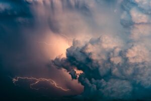 Новини України - У кількох регіонах України очікуються грози та шквали