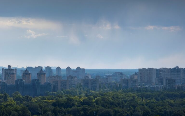 Новини Києва - У Києві червень видався холоднішим за норму