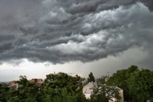 Новини Києва - У Києві перший рівень небезпеки через грозу