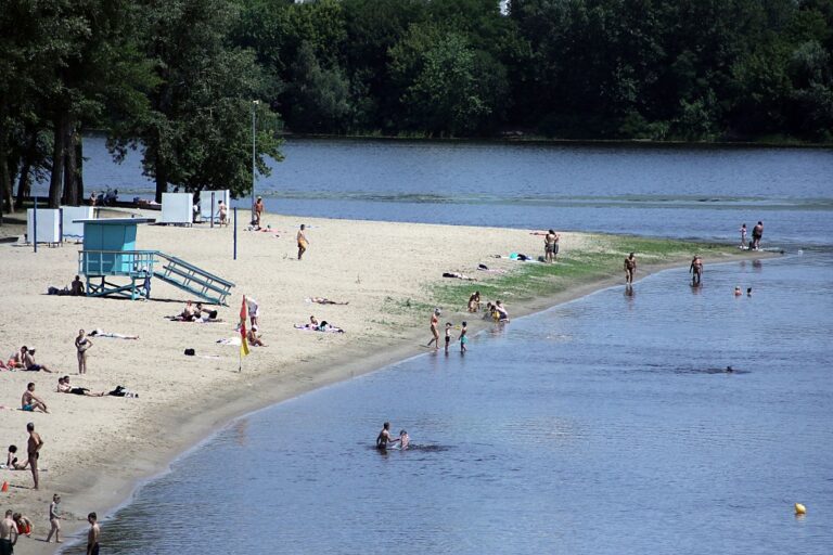 Новини Києва - У Києві визначили безпечні для купання пляжі