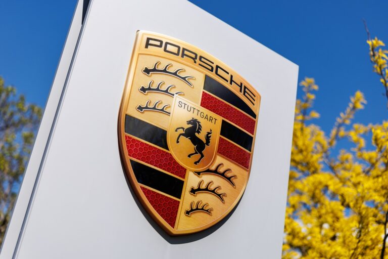 Авто новини - У Porsche впали глобальні продажі, найбільше у Китаї