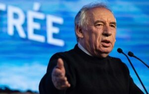 Новини світу - Уряд Франції пережив черговий вотум недовіри
