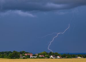 Новини України - В Україні оголосили жовтий рівень небезпеки через грози
