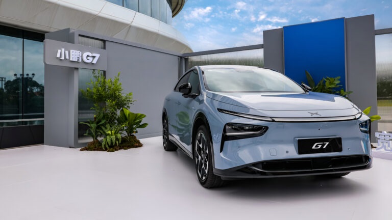 Авто новини - Xpeng випустила конкурента Tesla Model Y і Xiaomi YU7