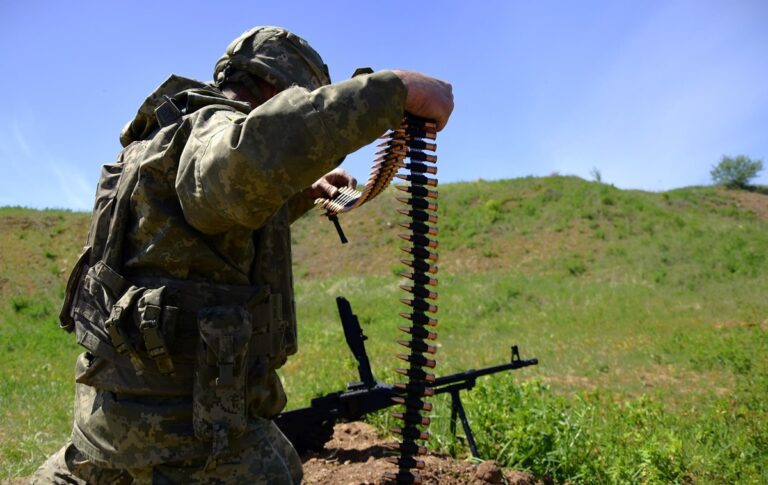 Новини України - Армія РФ тисне на 12 напрямках - Генштаб