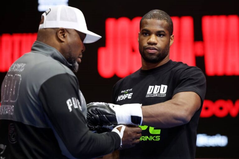 Новини спорту - Дюбуа повідомив про завершення співпраці з тренером