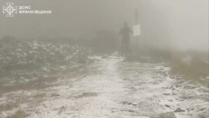 ❄️ У День Незалежності — Карпати вирішили зробити сюрприз і “посипали” снігом!