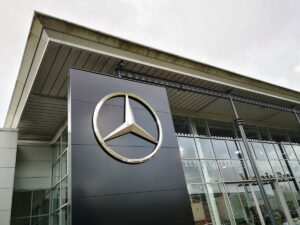 Новини бізнесу - Mercedes-Benz позбувся акцій Nissan