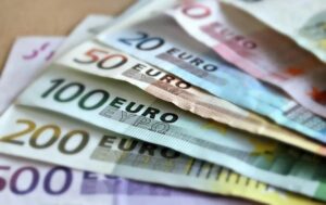 Новини бізнесу - На валютному ринку України зростає попит на євро