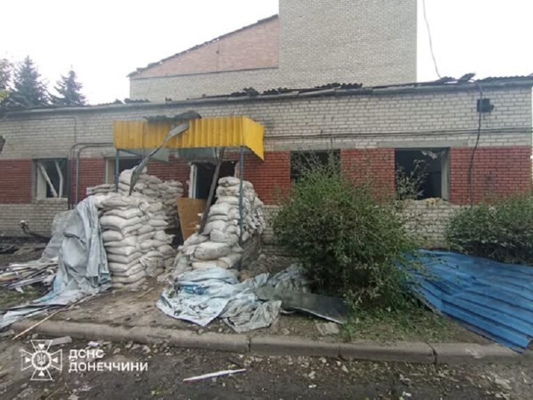 Новини України - РФ вдарила по пожежній частині у Добропіллі