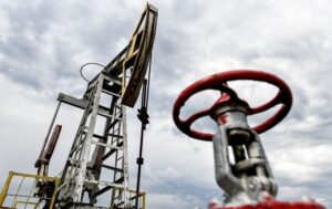 Новини світу - РФ змушена знижувати ціну на нафту після втрати ринку в Індії - розвідка
