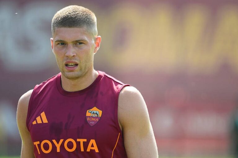 Новини спорту - Рома вирішила продати Довбика - RomaPress