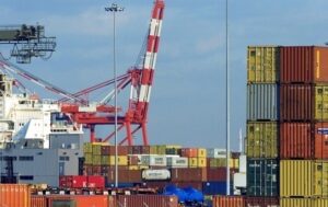 Новини світу - Російський експорт падає п'ятий місяць поспіль - Bloomberg