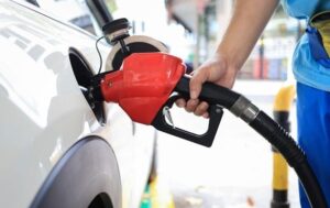 Новини світу - Ціни на бензину у Росії б'ють рекорди другий день поспіль