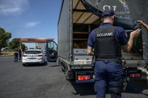 Новини світу - У Франції знайшли 1,3 тонни кокаїну в іспанській фурі